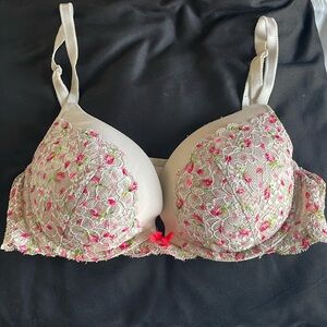 Victoria’s Secret push-up bra